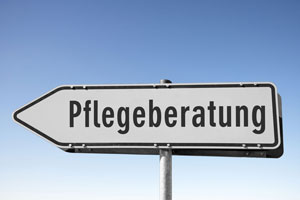 Schild mit Richtung Pflegeberatung